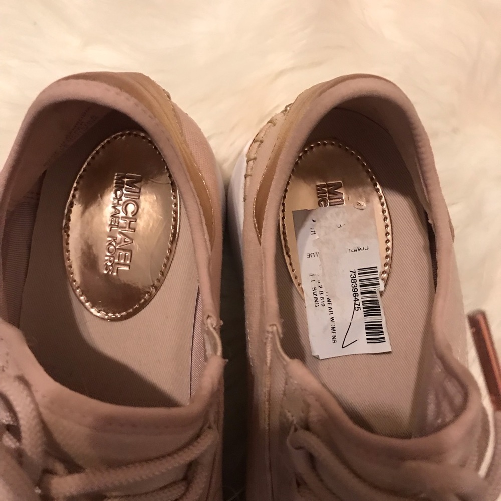 🌸🔥Michael Kors Sneakers soft pink ft.rose gold🔥 - Picture 7 of 8